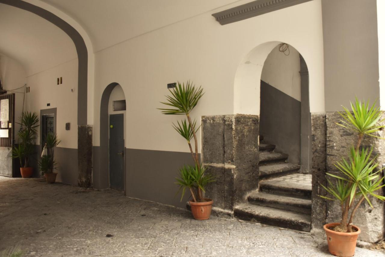 La Cartolina Di Napoli Parking Free Small Car Eksteriør billede